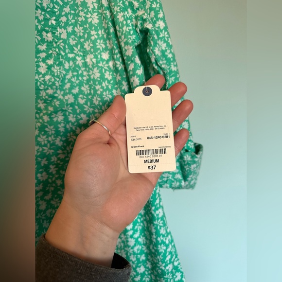 St. John’s Bay Green Button-down - Brand New with Tags - Size Medium - Picture 5 of 7